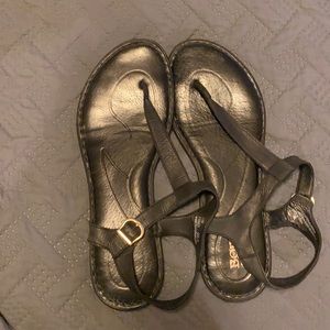 Born thong sandals